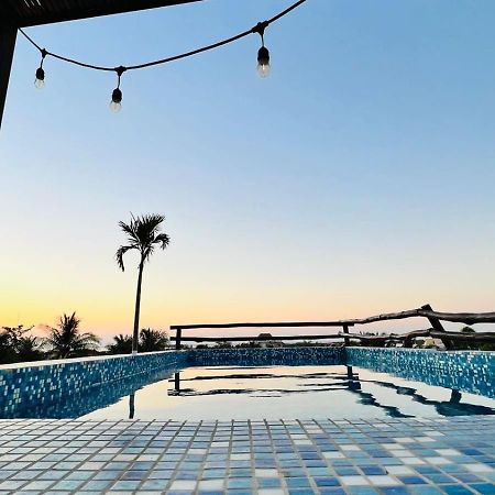 Hotel Mayari Holbox Kültér fotó Rooftop pool at the hotel