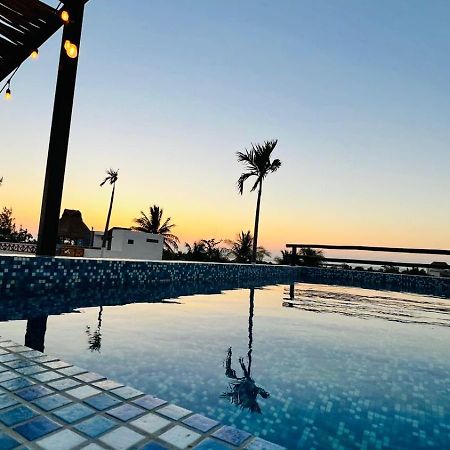 Hotel Mayari Holbox Kültér fotó Sunset at the pool