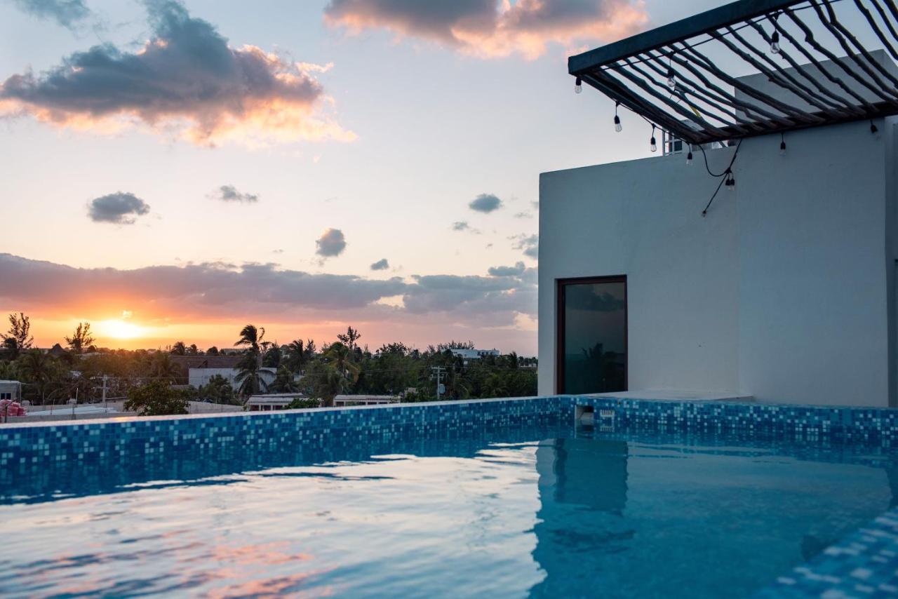 Hotel Mayari Holbox Kültér fotó Rooftop pool at the Hotel Habitas Tulum