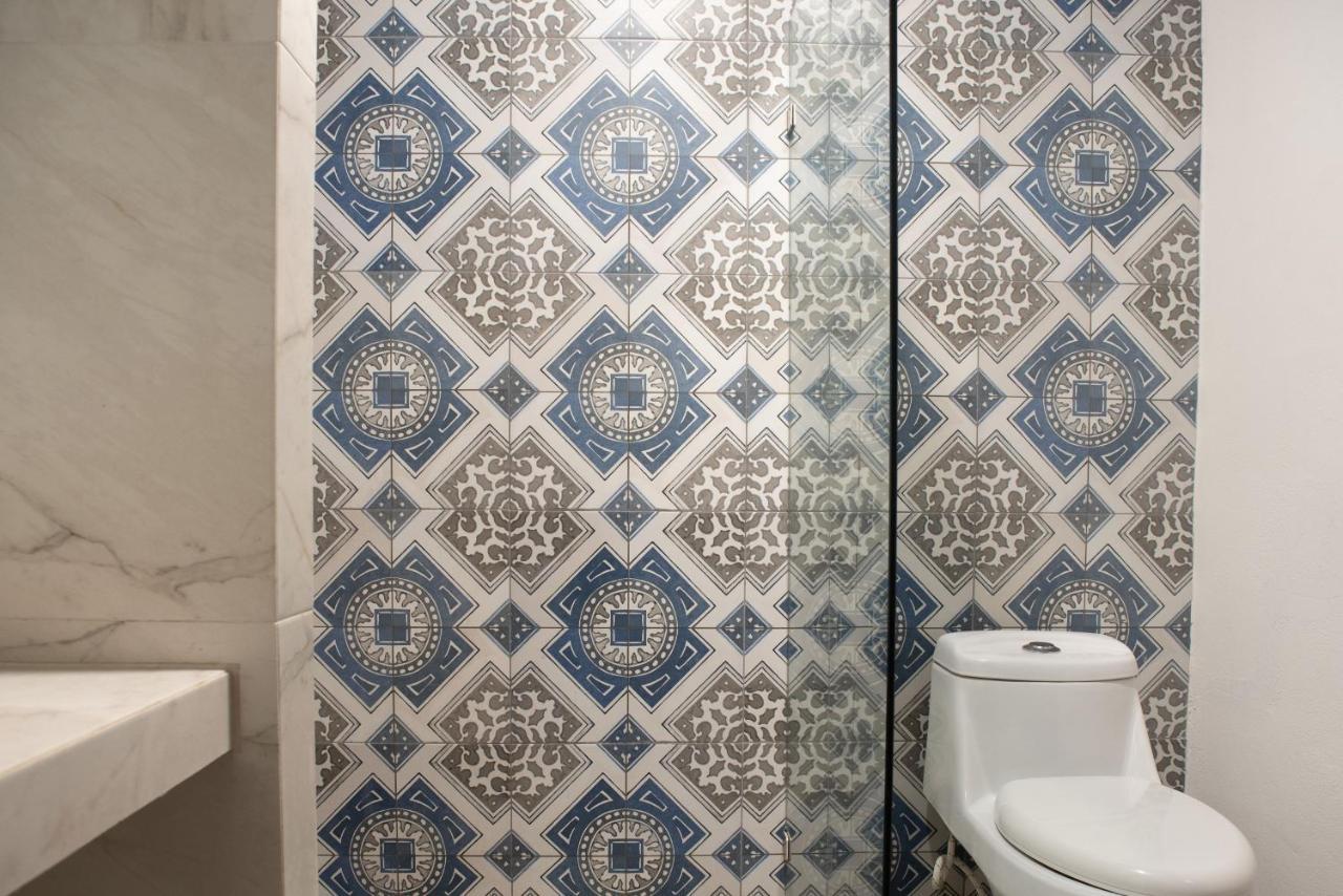 Hotel Mayari Holbox Kültér fotó Bathroom tiles