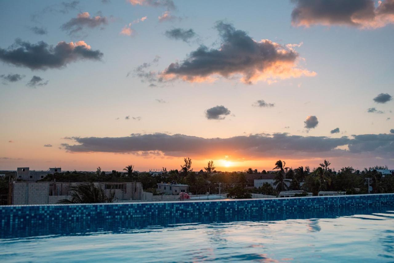 Hotel Mayari Holbox Kültér fotó Sunset over Tulum