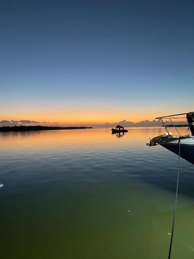Hotel Mayari Holbox Kültér fotó Sunset at the Marina