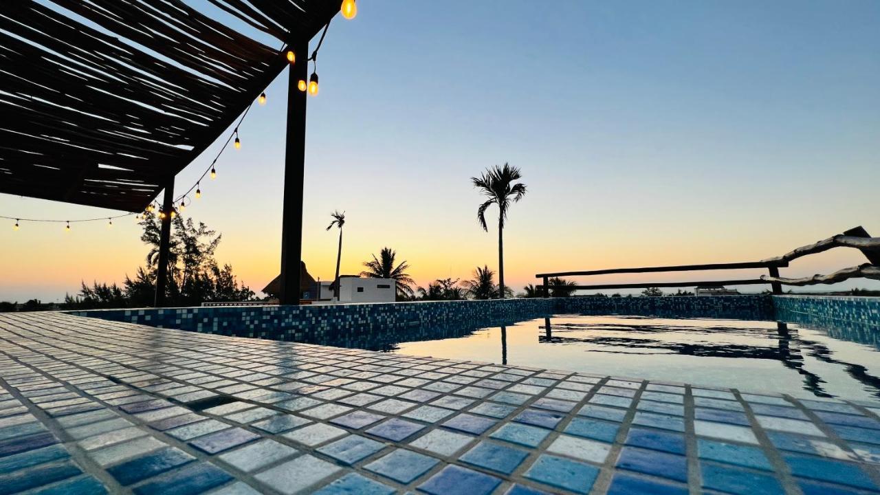Hotel Mayari Holbox Kültér fotó Sunset at the pool