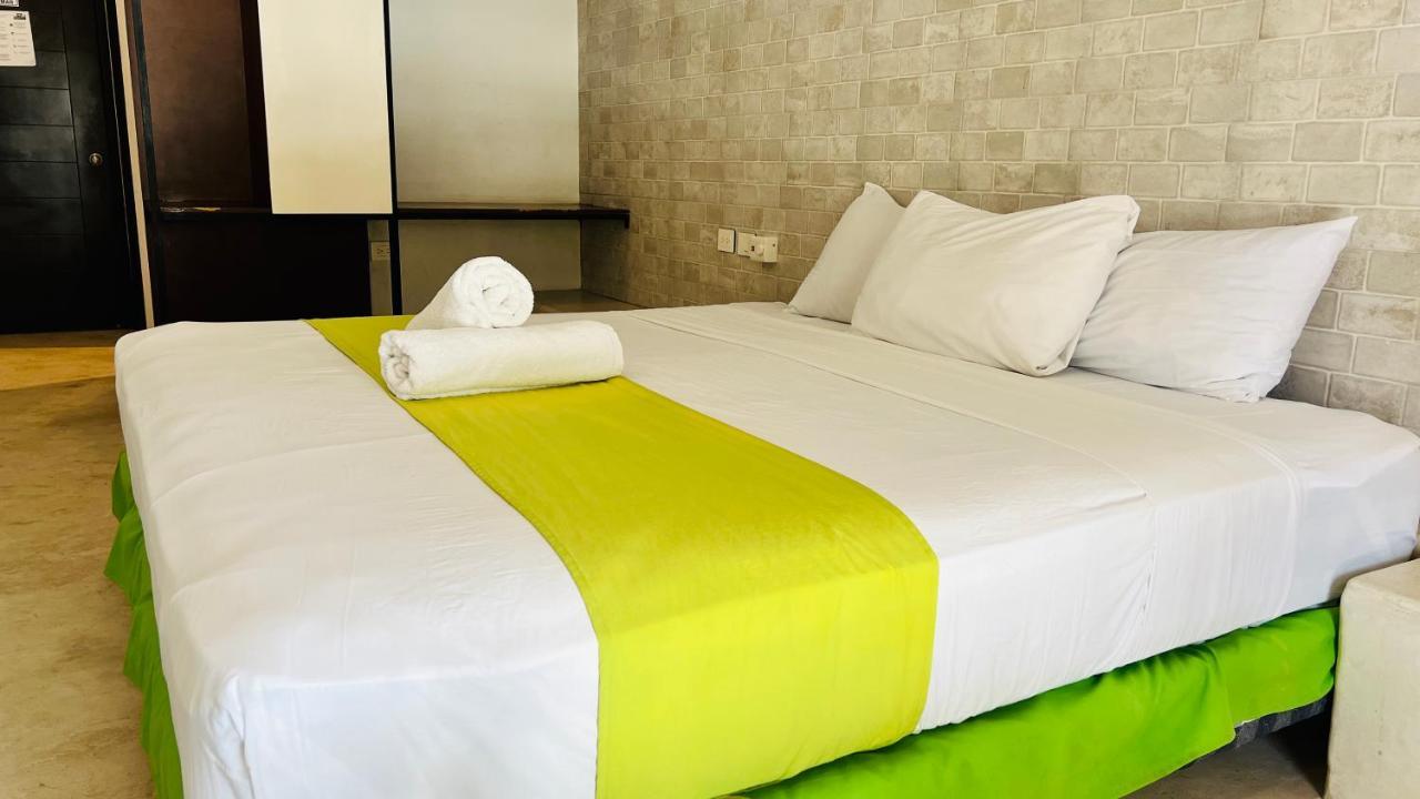 Hotel Mayari Holbox Kültér fotó A bed runner